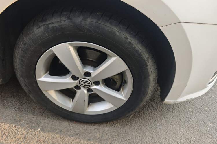 Used Volkswagen Lavida 2013 Revised Classic 1.6L Automatic Fashion Edition
