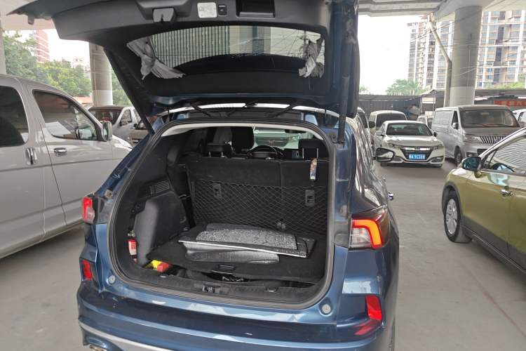 Used Ford Escape 2020 EcoBoost 245 Four-Wheel Drive Luxury Edition
