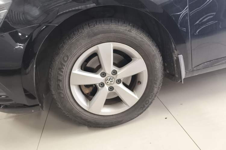 Used Volkswagen Lavida 2015 1.6L Manual Fashion Edition
