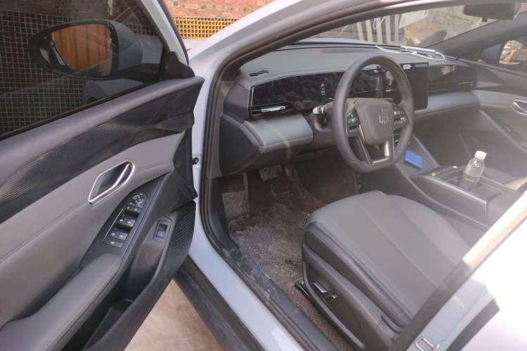 Used BYD Qin L 2025 EV 470KM Leading Edition Driver Seat