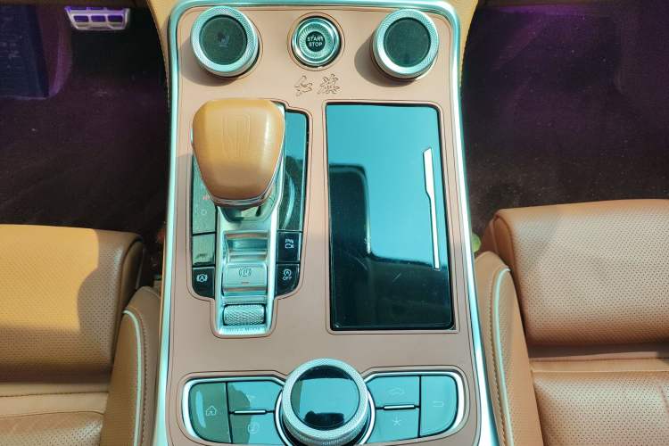 Used Hongqi H9 2020 2.0T Smart Connect Flagship Edition Gear Lever