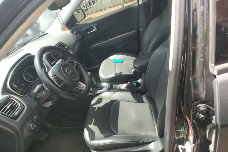 Used Jeep Compass 2019 220T Automatic Family Enjoyment Four-Wheel Drive Edition