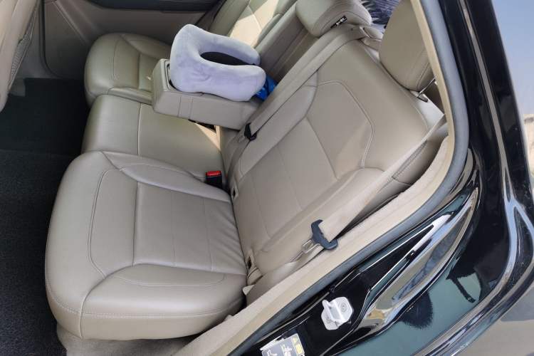 Used Mercedes-Benz M-Class 2012 ML 300