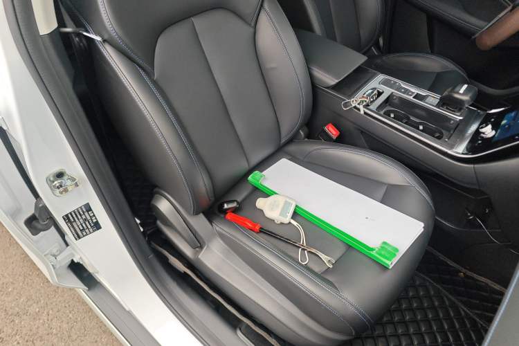 Used Roewe RX5 2025 PLUS 330TGI Automatic Trendsetting Smart Edition
