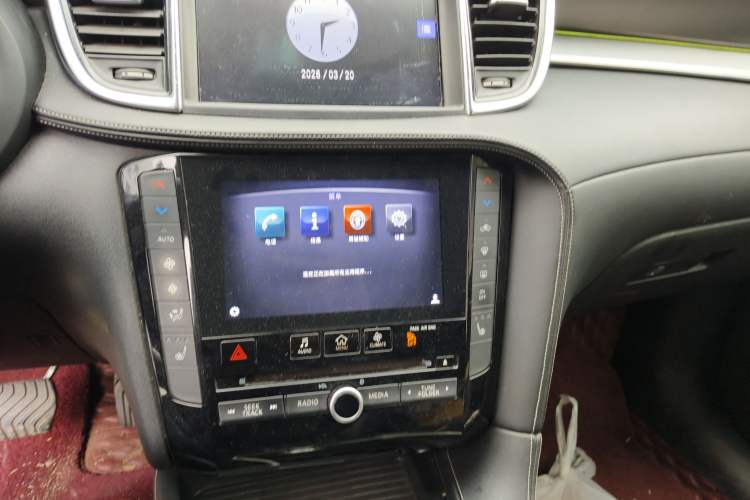 Used Infiniti QX50 2020 2.0T Two-Wheel Drive Fashion Edition Audio And AC Panel