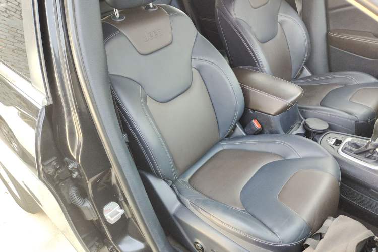 Used Jeep Cherokee 2016 2.4L Professional Smart Version