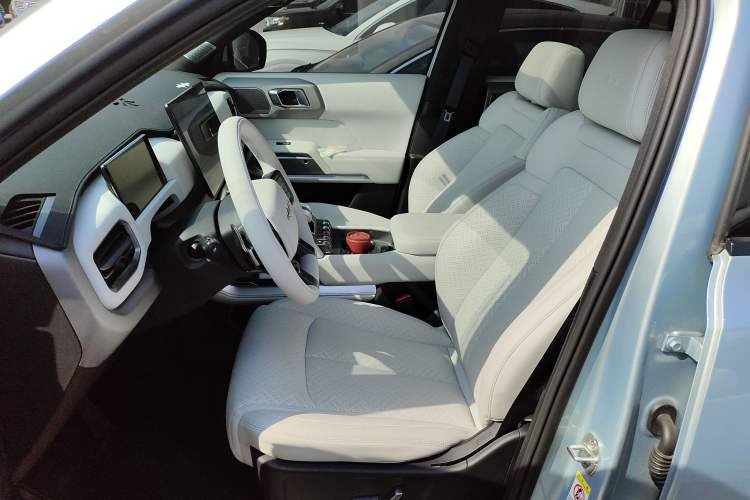 Used Formula Leopard Titanium 3 2025 501KM All-Wheel Drive Intelligent Driving Ultra Version