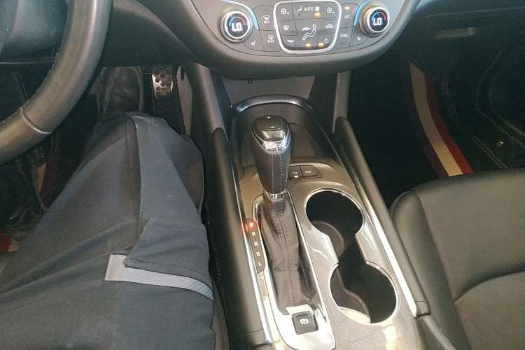 Used Chevrolet Malibu XL 2017 1.5T Dual-Clutch Ruimao Edition Gear Lever