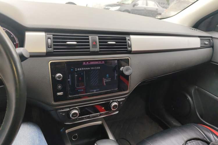 Used Qoros 3 2017 Urban SUV 1.6T Automatic Zhiyue Model Audio And AC Panel