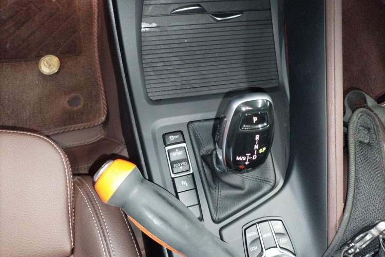 Used BMW X1 2022 sDrive25Li Leading Model Gear Lever