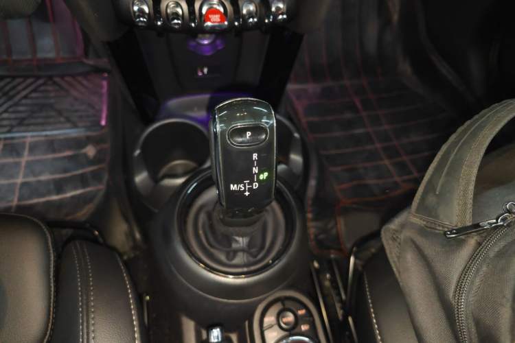 Used MINI MINI 2021 1.5T COOPER Classic Edition