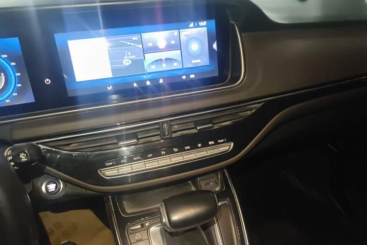 Used GAC Trumpchi M6 2019 270T DCT Prestige Edition (7-seater) China VI
