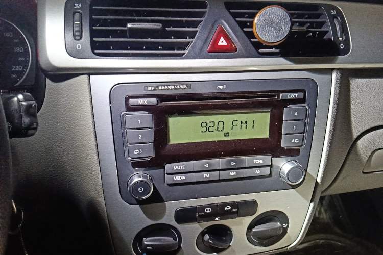 Used Volkswagen Bora 2011 1.6L Manual Fashion Edition
