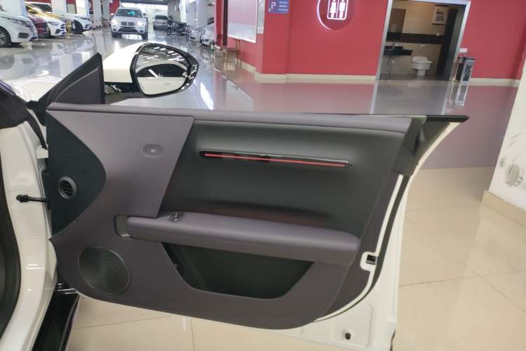 Used Avatr 06 2025 Max All-Electric Version