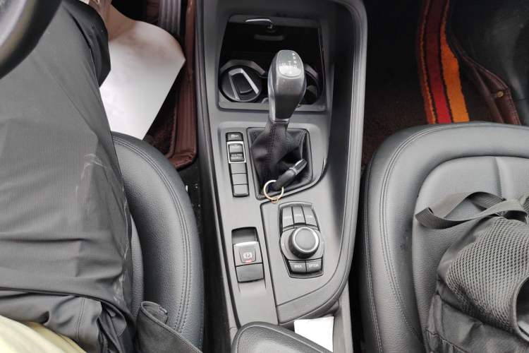 Used BMW X1 2018 sDrive20Li Leading Model Gear Lever
