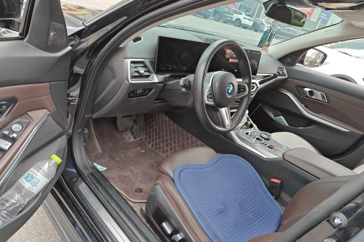 Used BMW i3 2023 eDrive 40 L Midnight Edition
