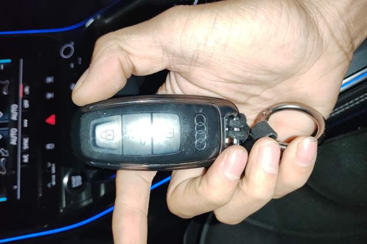 Used Audi A7L 2025 45 TFSI Luxury Edition Vehicle Key