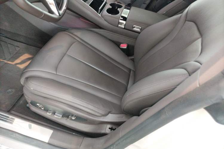 Used Denza Z9 2024 1100 km All-Wheel-Drive Ultra Version
