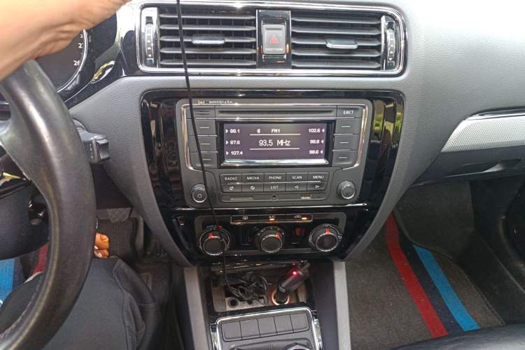 Used Volkswagen Sagitar 2015 1.6L Manual Comfort Model