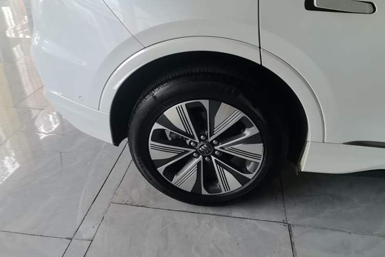 Used Buick E5 2025 Model 620KM Prestige Edition