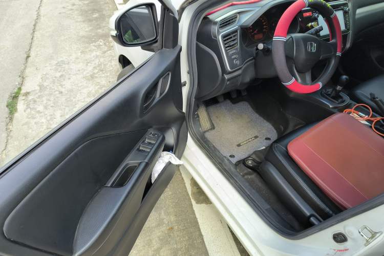 Used Honda Gienia 2017 1.5L Manual Classic Edition
