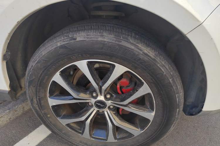 Used Zotye T600 2016 Sport Edition 2.0T DCT Luxury Model Right Front Wheel Hub