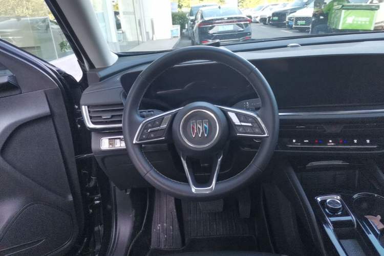 Used Buick Envision 2024 Encore Plus 28T Two-Wheel Drive Luxury Edition
