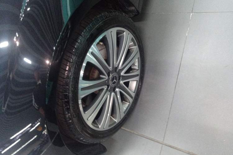 Used Mercedes-Benz E-Class 2018 E 300 L Sport Luxury Edition Left Front Wheel Hub