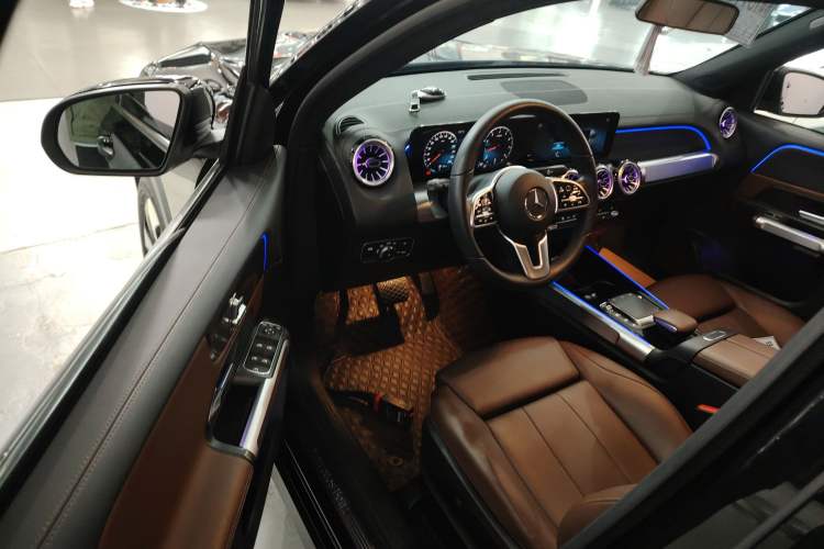 Used Mercedes-Benz GLB 2022 Updated GLB 200 Fashion Edition