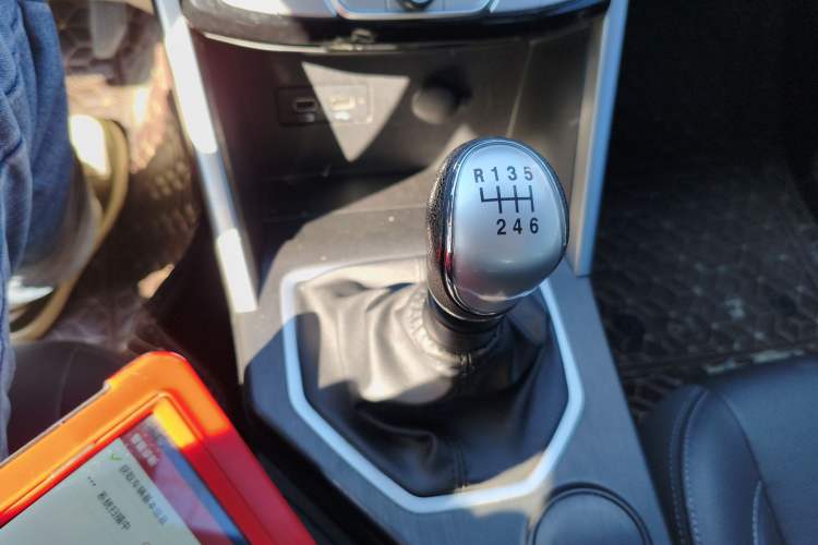 Used Great Wall Poer 2019 2.0T Commercial Version Manual Diesel Two-Wheel Drive Elite Long-Box GW4D20M Gear Lever