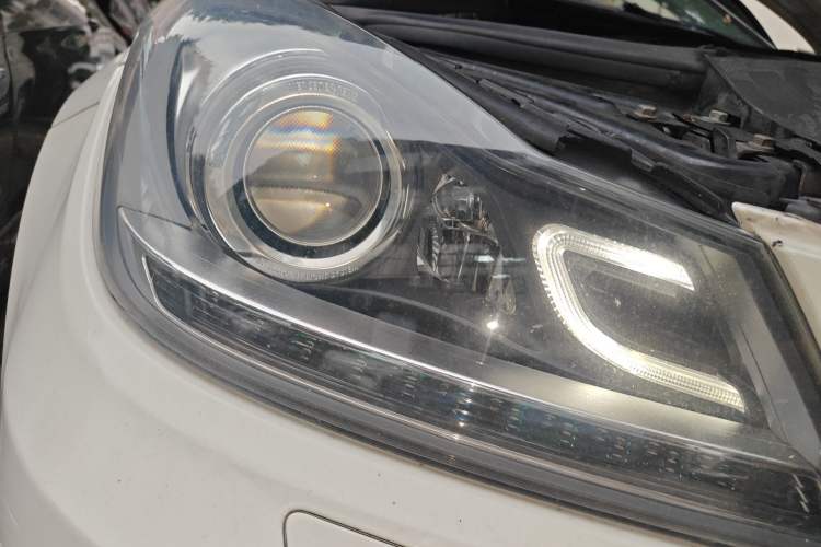 Used Mercedes-Benz C-Class 2011 C 200 CGI Fashion Model