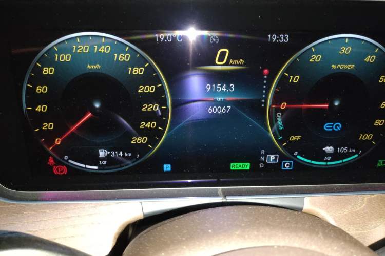 Used Mercedes-Benz E-Class New Energy 2021 E 350 e L Plug-in Hybrid Sedan Odometer Close Up