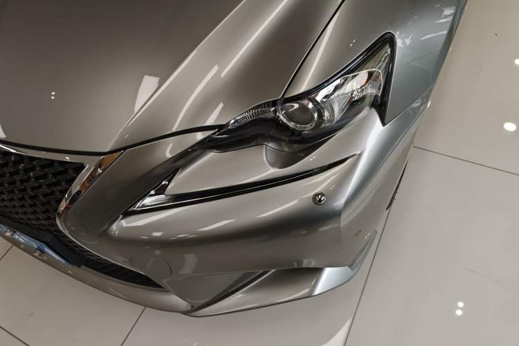 Used Lexus IS 2015 200t F SPORT
