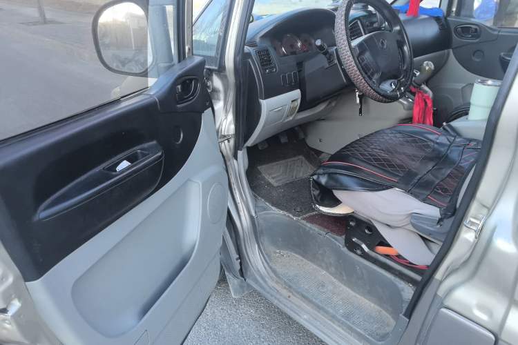 Used FORTHING Lingzhi 2016 M5 2.0L 7-seat Long-wheelbase Standard Model
