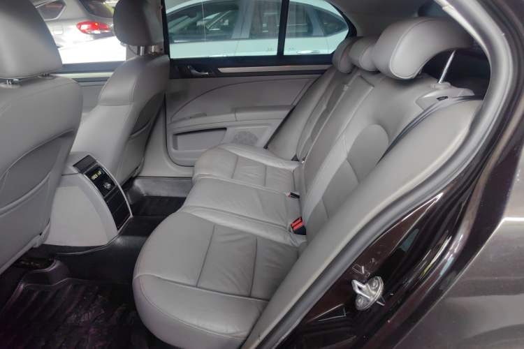 Used Skoda Superb 2013 1.8TSI Automatic Yashi Edition Interior 4