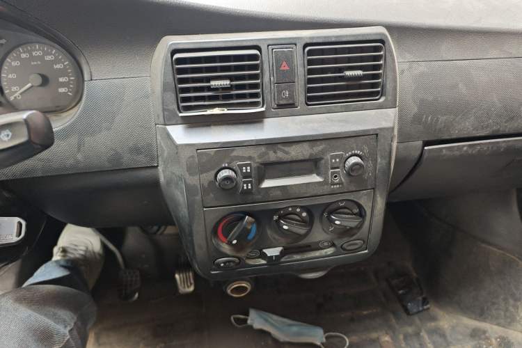 Used Wuling Rongguang 2011 1.2L Base Version Audio And AC Panel