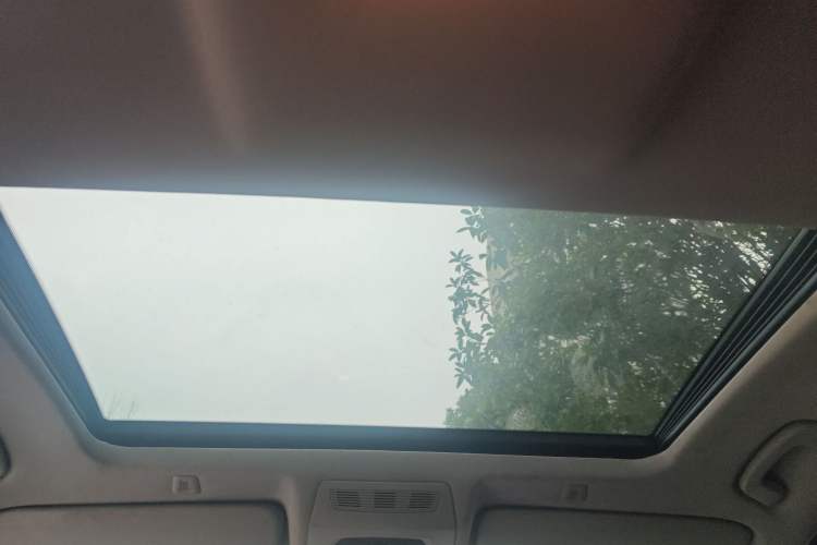 Used BMW 5 Series 2012 523Li Leading Model
