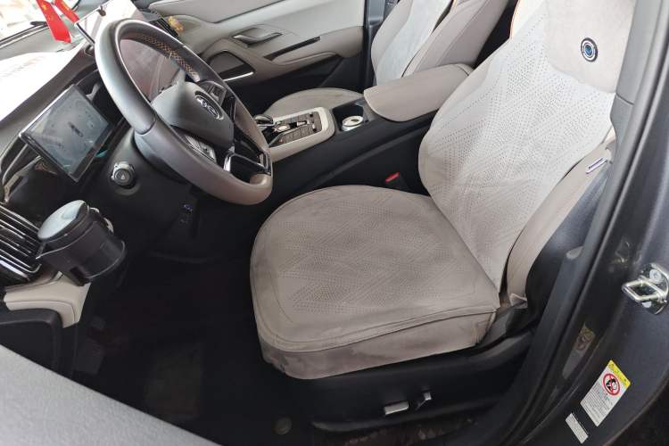 Used BYD Song Pro New Energy 2023 Champion Edition DM-i 110KM Beyond Model Left Front Seat