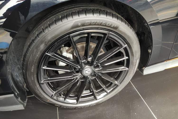 Used CHANGAN UNI-V 2024 1.5T Prestige Sport Edition
