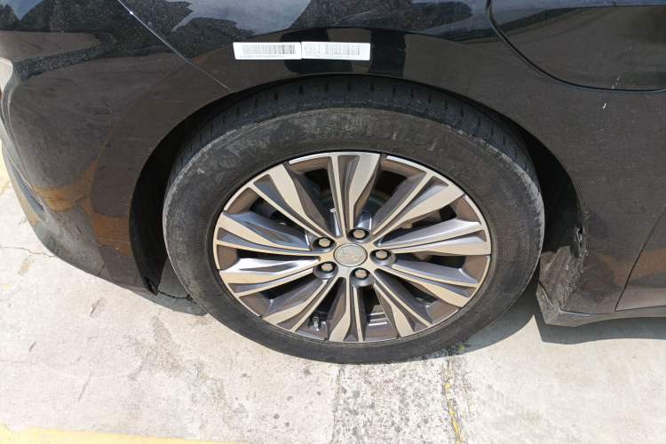 Used Hongqi E-QM5 2022 431 km Charge & Enjoy Edition
