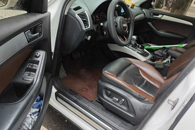 Used Audi Q5 2017 Plus 40 TFSI Technology Model