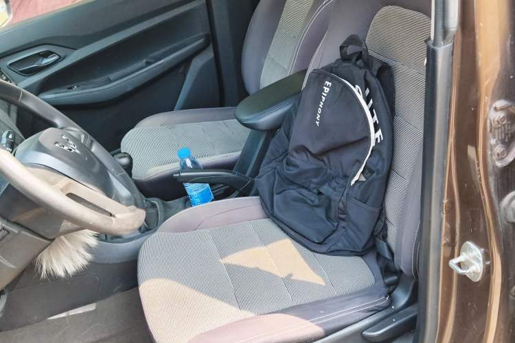 Used Wuling Hongguang 2019 1.5L S Basic Version China VI Standard LAR Left Front Seat