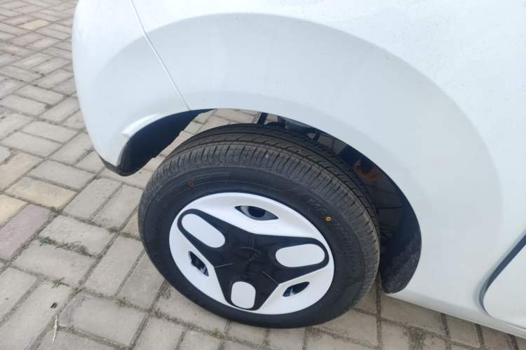 Used Geely Galaxy Panda 2025 210 km – Yuanqi Bear Right Rear Wheel Hub