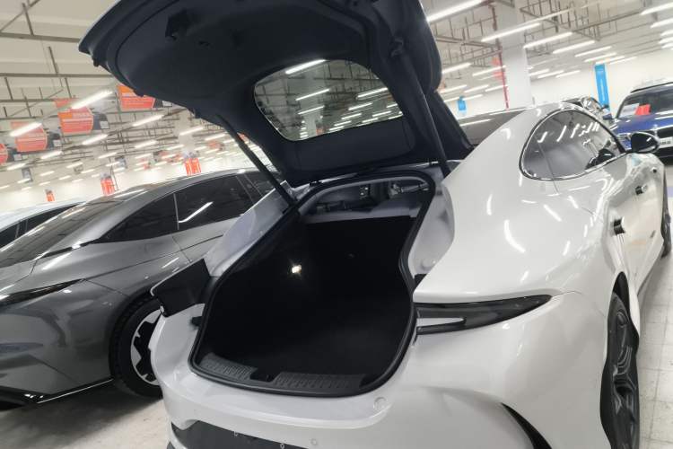 Used IM L6 2024 Max Enhanced Performance Edition
