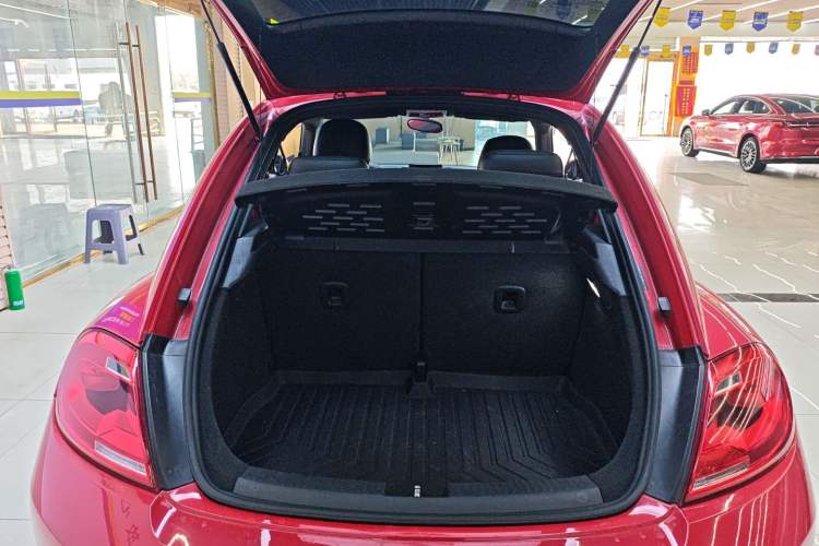 Used Volkswagen Beetle 2015 180TSI model
