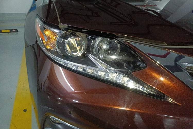 Used Lexus ES 2017 300h Mark Levinson Comfort Edition Right Front Headlight