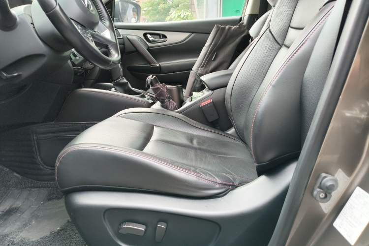 Used Nissan Qashqai 2021 2.0L CVT Luxury Edition Left Front Seat