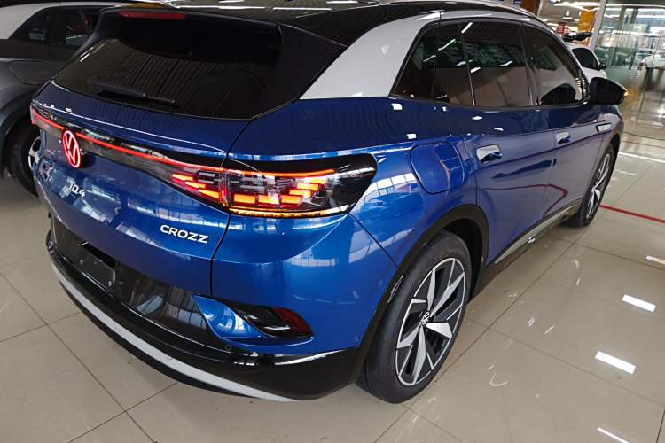 Used Volkswagen ID.4 CROZZ 2024 PRO Model Rear Right 45 Deg