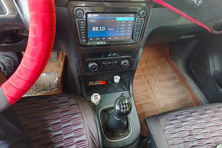 Used Dongfeng Fengon 370 2016 1.5L Manual Luxury Version SFG15-02 7 Seats