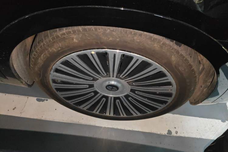 Used Hima AITO M9 2025 Extended-Range Ultra Version 52 kWh 6-Seater
